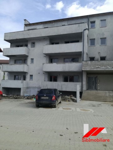 apartament-2-camerenou-intabulat-spatios-zona-calea-cisnadiei-11